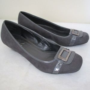 Kim Rogers "Aubrey" Gray Suede Shoes Size 8.5M